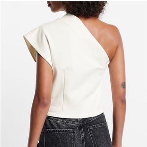 Trendy One Shoulder Design